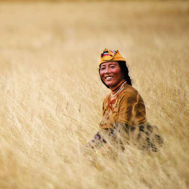 Tibetan, Serxu, Kham region, Tibet.
At the beginning of autumn, on a remote, high-altitude Tibetan plateau near Serxu, a Tibetan woman cuts hay to stock up for the long winter. Tibetan, Serxu, Kham region, Tibet.
At the beginning of autumn, on a remote, high-altitude Tibetan plateau near Serxu, a Tibetan woman cuts hay to stock up for the long winter.