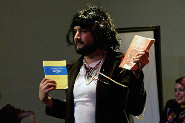 A transvestite scen in one of the \'No Tengo Miedo\' plays. A transvestite scen in one of the \'No Tengo Miedo\' plays.