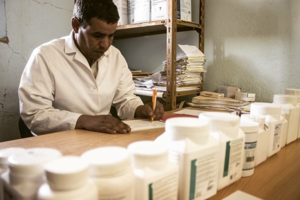 A doctor in one of the Health Centres in the Tindouf refugee camp A doctor in one of the Health Centres in the Tindouf refugee camp