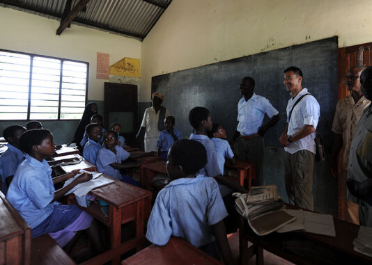 800px-US_Navy_101117-N-7241L-004_U.S._Navy_Lt._Perry_Choi,_3rd_from_right,_team_leader_for_Maritime_Civil_Affairs_Team_(MCAT)_205