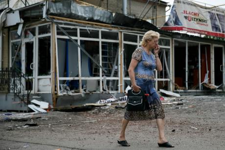 woman_destroyed_house woman_destroyed_house