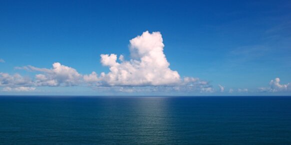 Clouds_over_the_Atlantic_Ocean