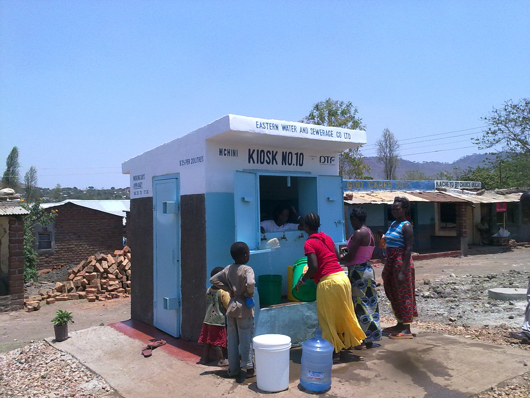 A_water_kiosk_in_Chipata_(7642999604)