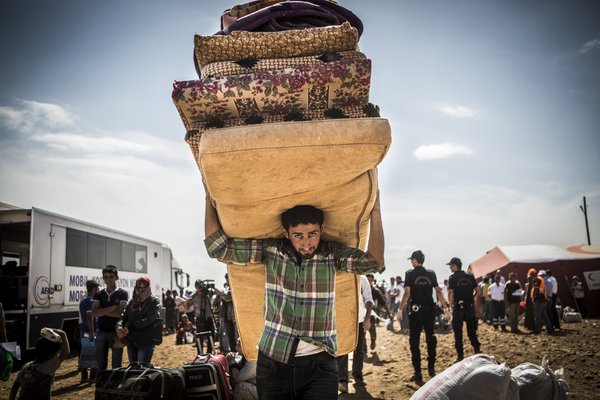 Syrian Refugees Enter Turkey