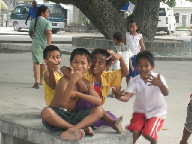 Children_in_Bairiki_Square,_Tarawa,_Kiribati