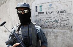 bouckaert_schoolsunderseige_police