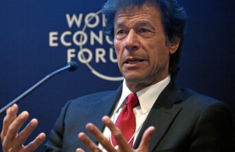 1058px-Imran_Khan_WEF_(cropped) 1058px-Imran_Khan_WEF_(cropped)