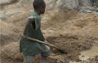 Child-labour-in-Congo_-CC-4.0.jpg_uitsnede