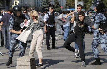 russia police riot russia police riot