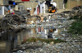 karachi pakistan sewer environment karachi pakistan sewer environment