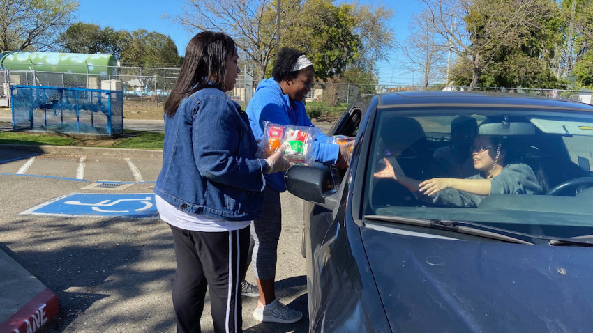 Coronavirus-school-closing-kindness-pick-up-meals-students-covid-19