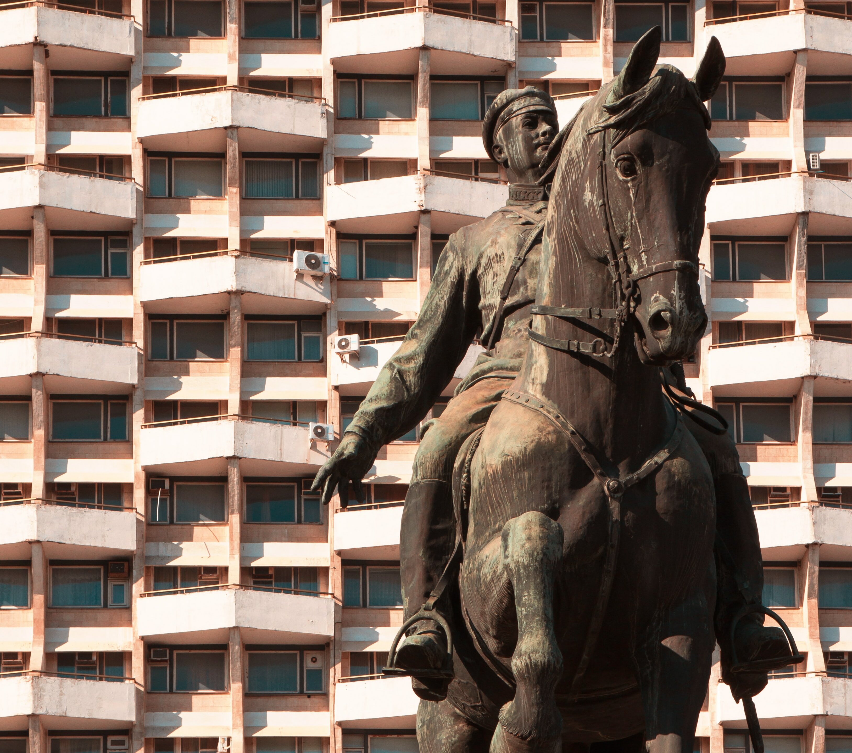 maria-lupan-vHmfvBQ-Ubs-unsplash