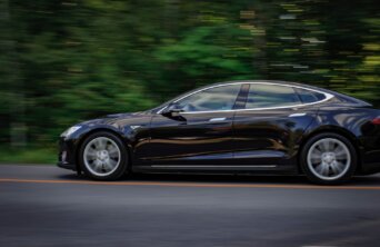 Tesla jp-valery-RQub4zZuOCs-unsplash