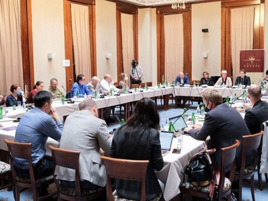 NASLOVNA-4-e1637160555110