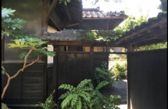 kurokami-school-narrow-road-2