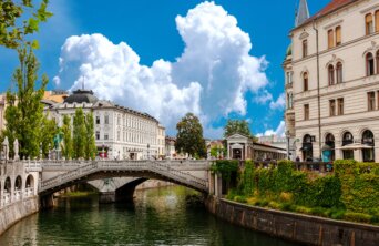 B858F06D-4F74-44DF-B8BA-E0BA56EDAD04 B858F06D-4F74-44DF-B8BA-E0BA56EDAD04