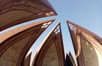 EEB92EE8-504E-44CB-823A-DF307DB207C1 EEB92EE8-504E-44CB-823A-DF307DB207C1