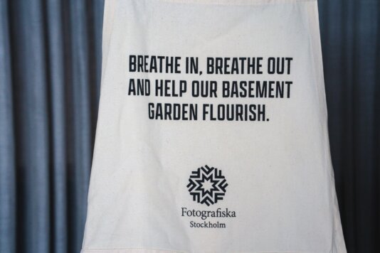 Medium_Screen-Carbon Looper Apron