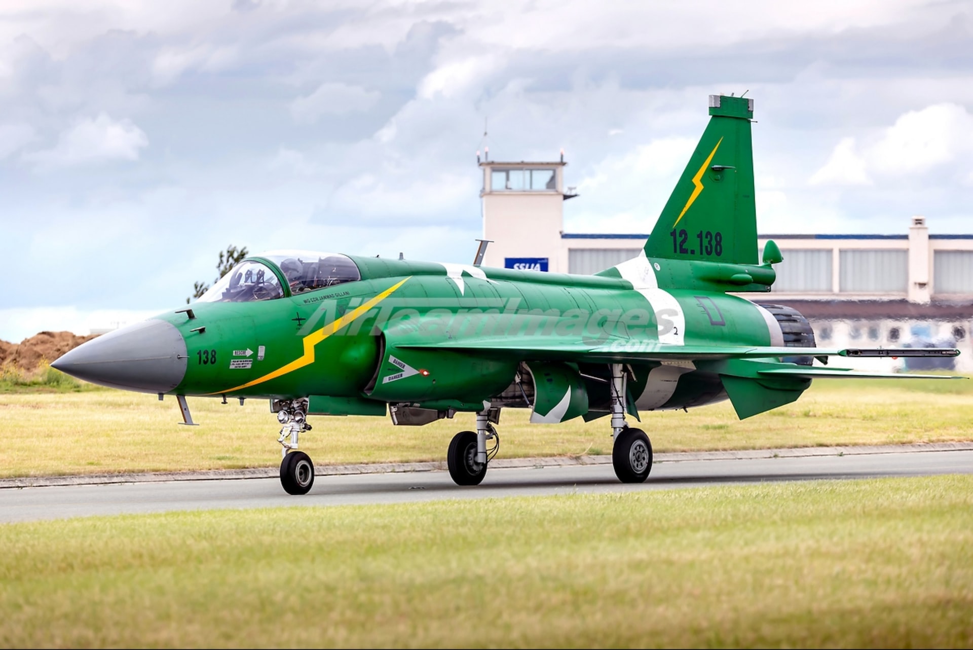 qalmkaar-dSgrATeKG48-unsplash