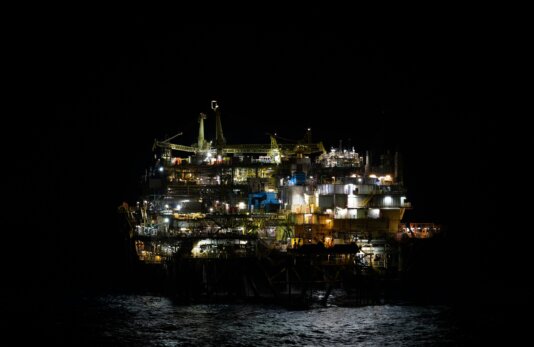 offshore oil drilling gabriel-xavier-VXwAU5gszKM-unsplash