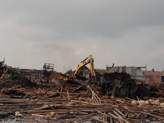 Excavator seen destroying silt houses in Makoko
