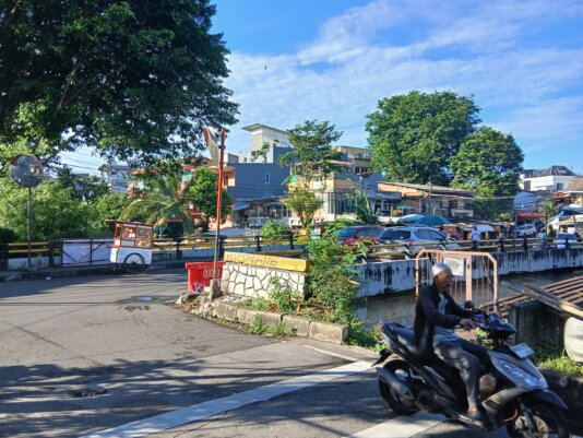 1 The crossroads of the incident. Photo by Andi Aisyah Lamboge