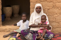 Adda Manga Mohammed with her children