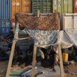 More than 80,000 civilians have been displaced amid the recent violence in South Sudan, with many seeking shelter inside UN compounds.  © TONY KARUMBA/AFP/Getty Images