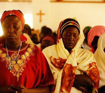 sudanese-christian-women-praying