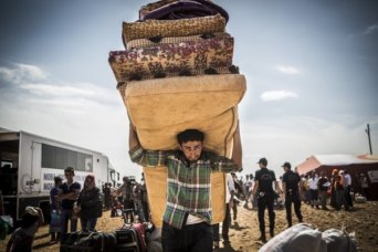 Syrian Refugees Enter Turkey