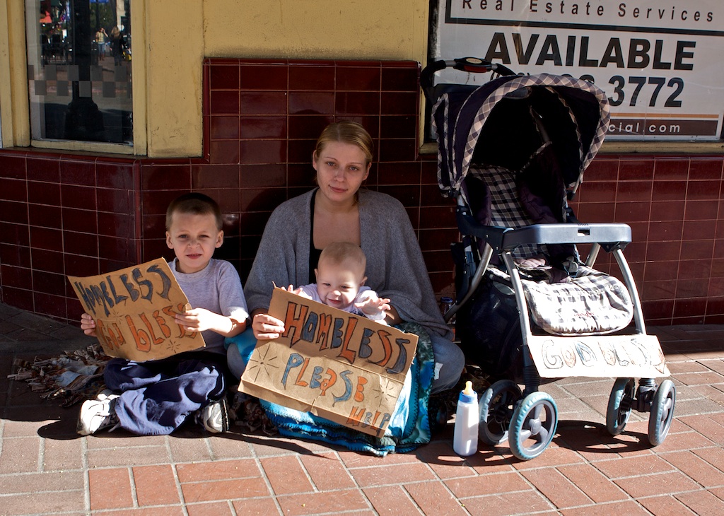 Homeless-Family.1425207922.jpg
