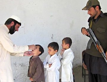 Polio vaccines given to children near the Afghan border