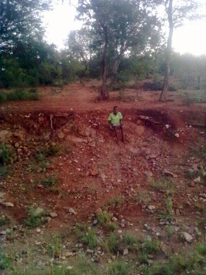 Part of the Runde river in Zvishavane, where the panners are digging.