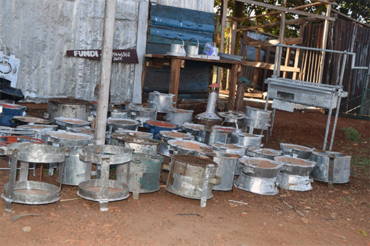 Chebotibin eco- friendly jiko with an oven that keeps food hot after cooking Chebotibin eco- friendly jiko with an oven that keeps food hot after cooking