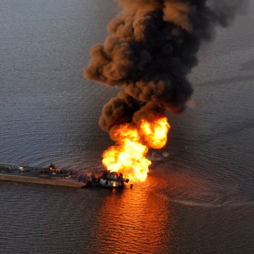 Coast Guard continues response to allision, oil spill south of New Orleans