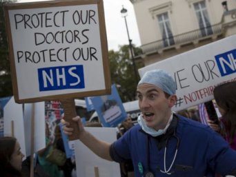 nhs-doctors_protest