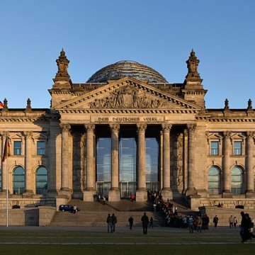 1200px-Reichstag_building_Berlin_view_from_west_before_sunset