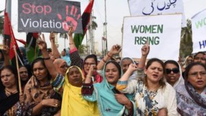 women pakistan protest