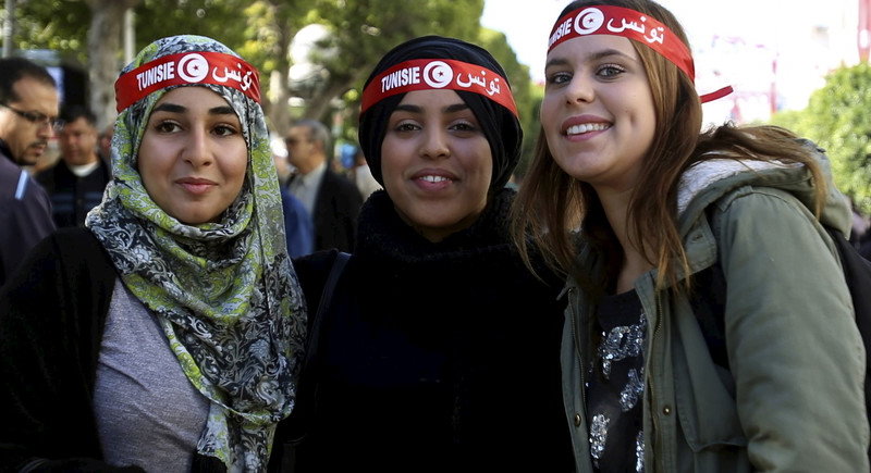 tunisian young women defending women's rights tunisian young women defending women's rights