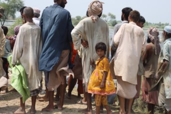 pakistan child poverty