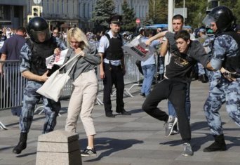 russia police riot
