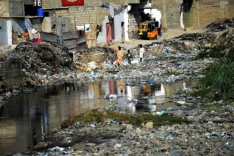 karachi pakistan sewer environment