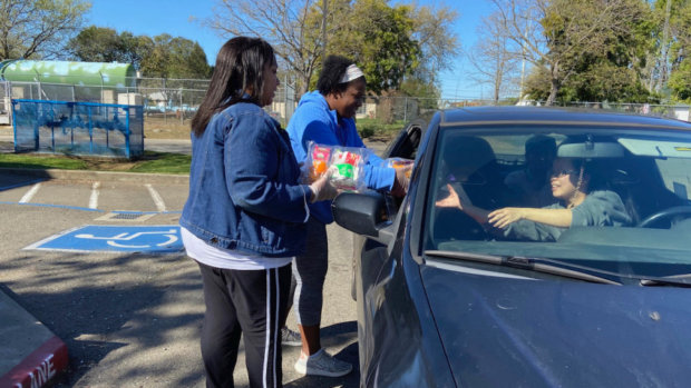 Coronavirus-school-closing-kindness-pick-up-meals-students-covid-19