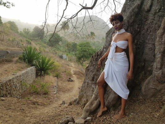 Call me Neguinho_Woman