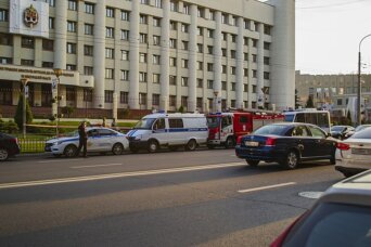 Self-immolation_of_Irina_Slavina_near_the_Main_Police_Department_for_the_Nizhny_Novgorod_Oblast-02