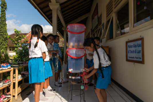 \'We incentivise the schools with alternatives to single-use plastics, such as reusable bottles, eco-bags, water filters, zero waste launch kits, including binoculars.\'