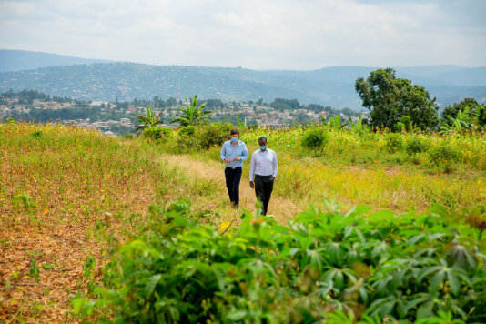 Rwanda\'s Minister of Environment, Jeanne d\'Arc Mujawamariya, has visited the KFW funded Green City Kigali project to assess the progress being made. During the visit, Minister Mujawamariya appreciated the support of the German Government and shared with local residents the sustainable development outcomes that will come with the project.
