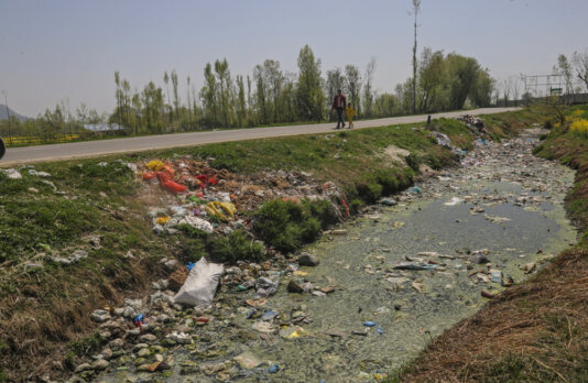 \'There is acute water scarcity but the fields shouldn\'t be left unattended.\'  