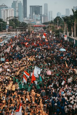 bagir-bahana-E-sc3-9dWzU-unsplash