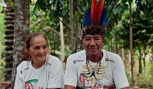 Dona Maria and Seu Marcelino, leaders of the Apurinã people in the Caititu land.